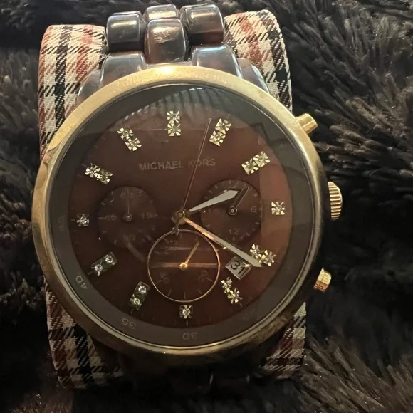 NWT Michael Kors Acrylic Chronograph watch m_58923a1b680278c00c0118e7.jpg main image 4